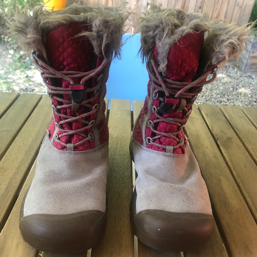 Girls keen snow boots